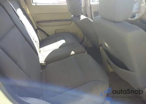 2009 Ford Escape Xlt from USA, damaged, VIN 1FMCU93G69KA85986